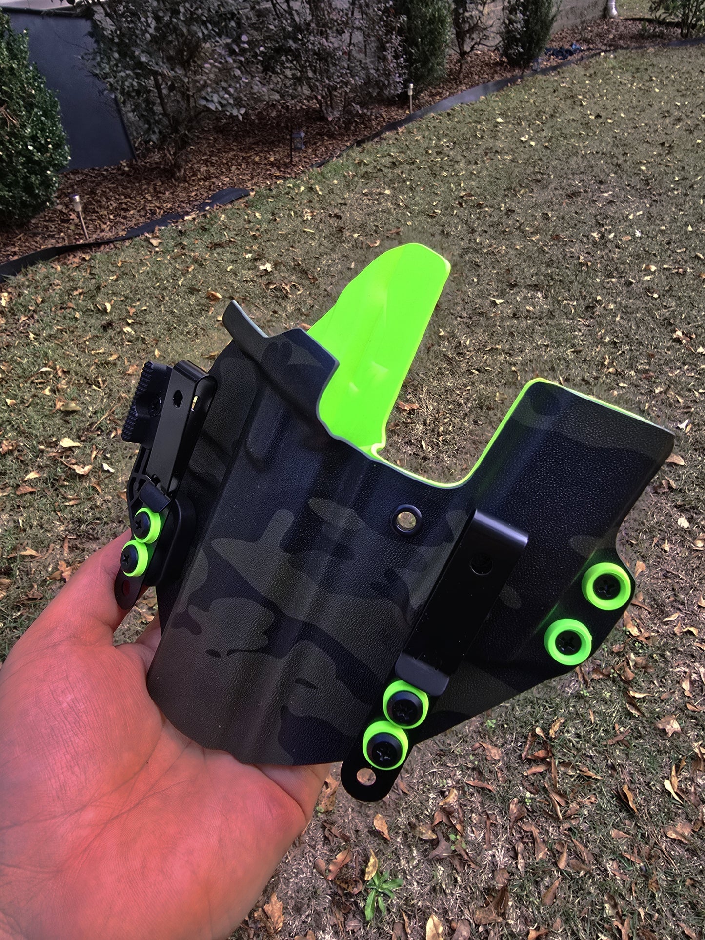 The shield (AIWB) CZ Shadow 2 compact